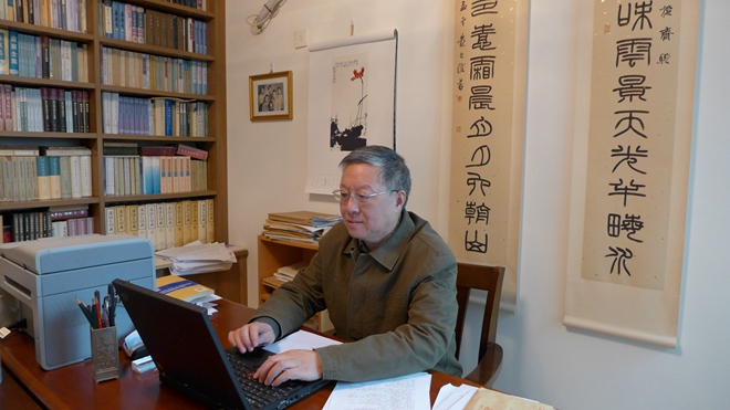 南京大學(xué)人文社會科學(xué)資深教授莫礪鋒。受訪者供圖