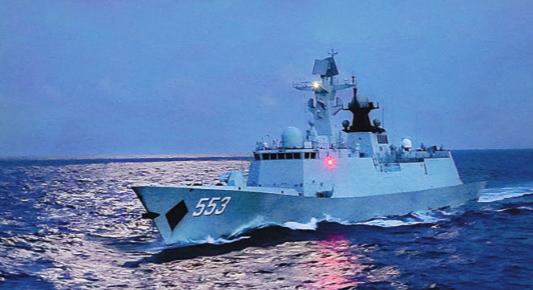 海軍某支隊(duì)開(kāi)展夜間海上訓(xùn)練