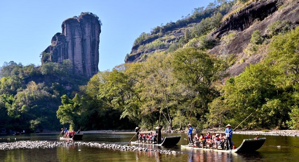 武夷冬韻醉游人
